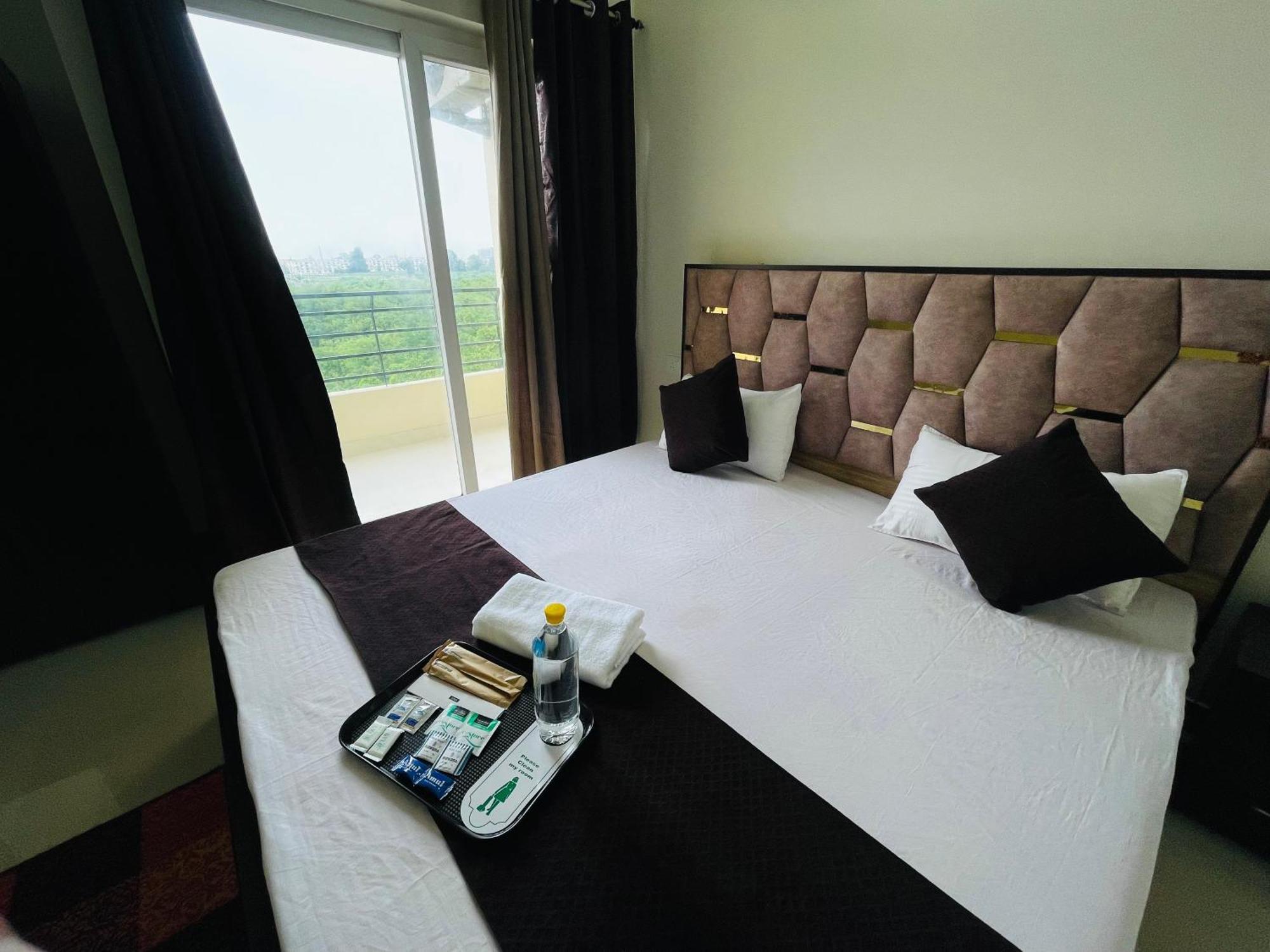 Atulyam Stays Sushant Golf City Lucknow Buitenkant foto